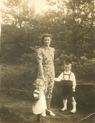 RievanderZande (m), Atie Plenter (l), Henk Plenter (r) RievanderZande (m), Atie Plenter (l), Henk Plenter (r)